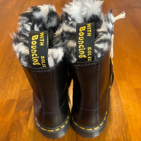 Dr. Martens 1460 8-Eye Serena Boot - Black / Zebra *NWT* - Picture 5 of 10